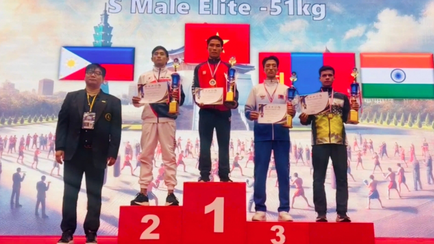 Vietnamese athlete wins gold at Asian Muaythai Tournament